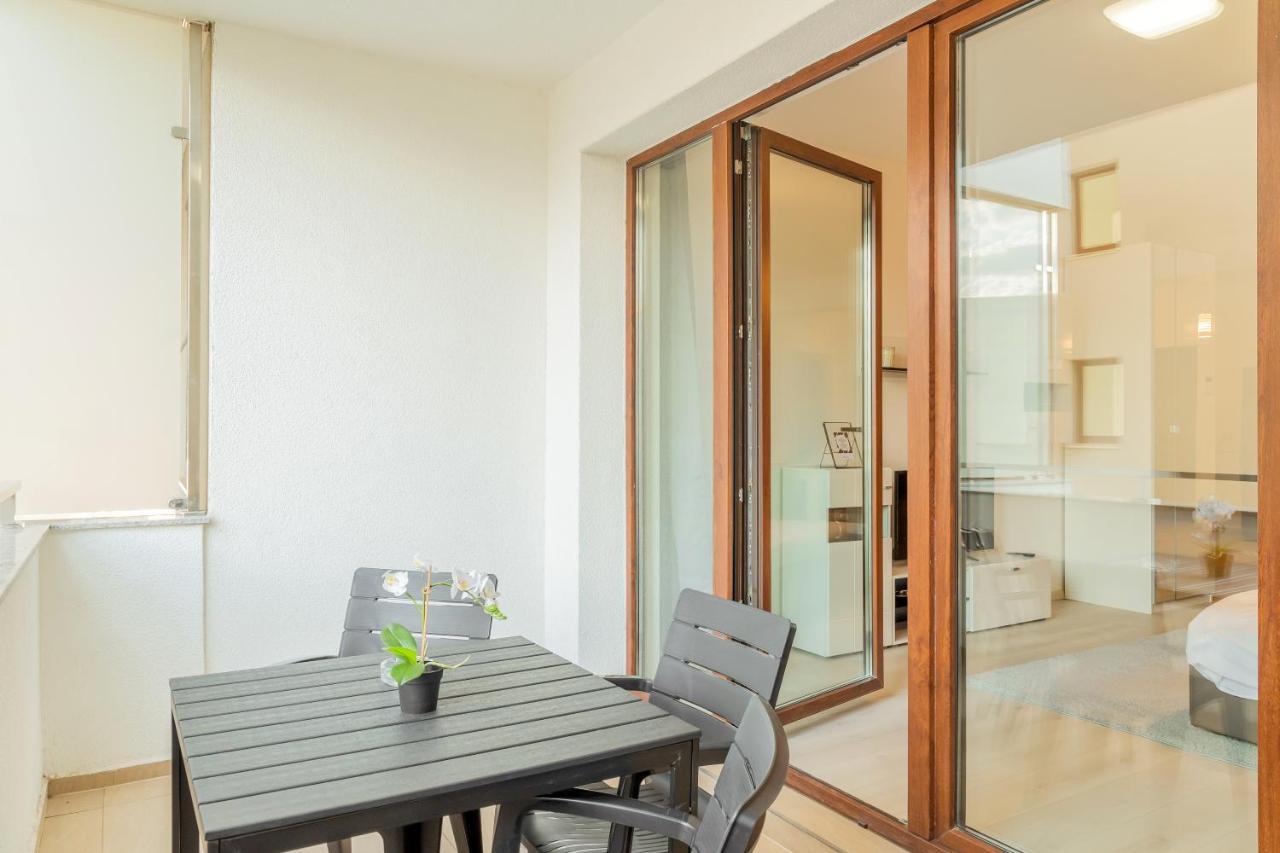 Atlas Unirii: Upscale Flats In The Heart Of Bucharest! Exterior foto